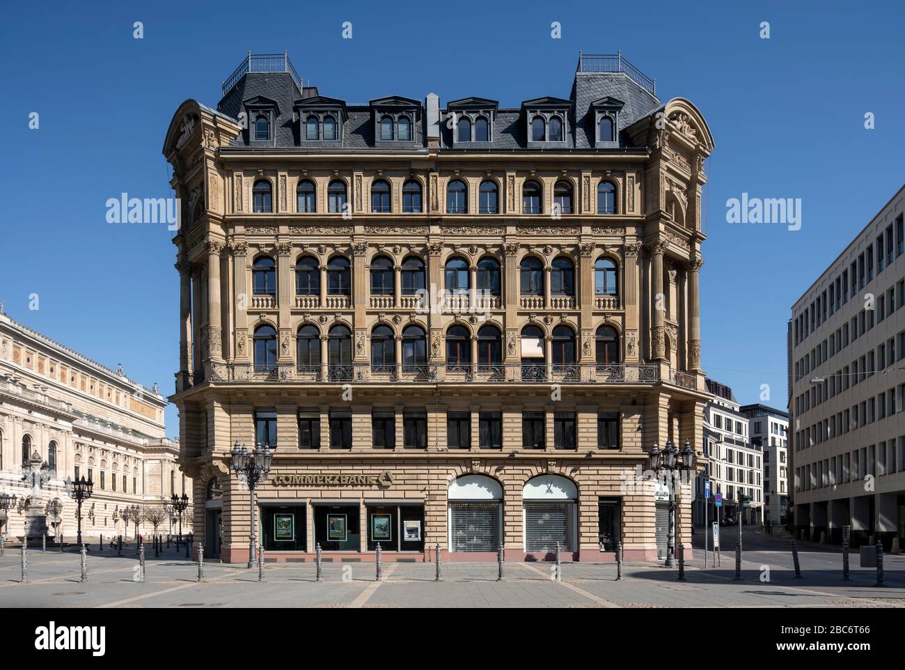 Frankfurt am Main, Opernplatz, Doppelhaus Hochstraße 56, 1881 von Franz Jakob Schmitt erbaut Stock Photo