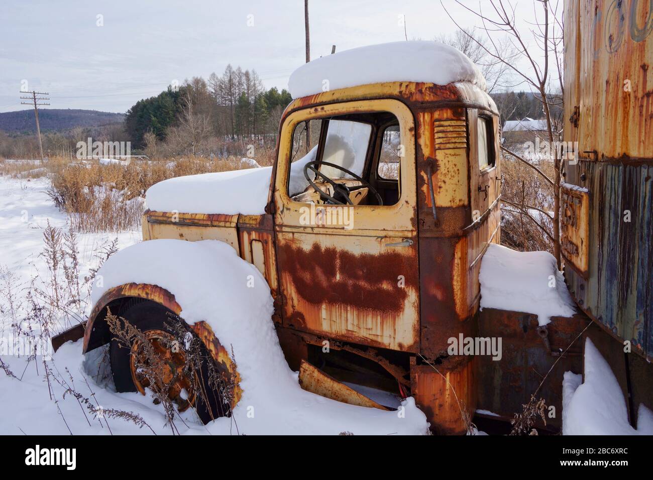 Rusty old truck in the snow Stock Photo - Alamy