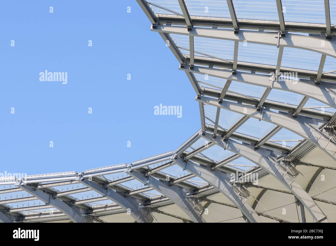 Cable suspended roof hires stock photography and images Alamy