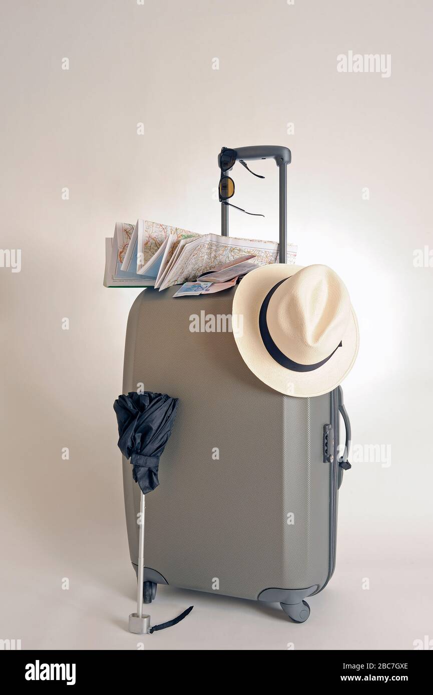 Bags packed hi-res stock photography and images - Alamy