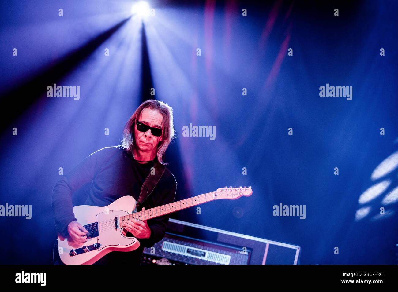 Guitarist tim reynolds hi-res stock photography and images - Alamy