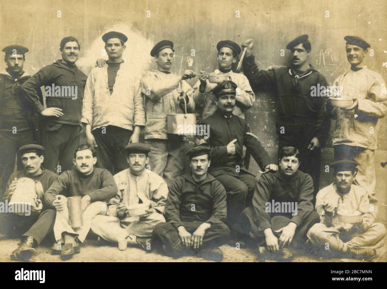 Italian sailors during mess, Italy 1910s Stock Photo