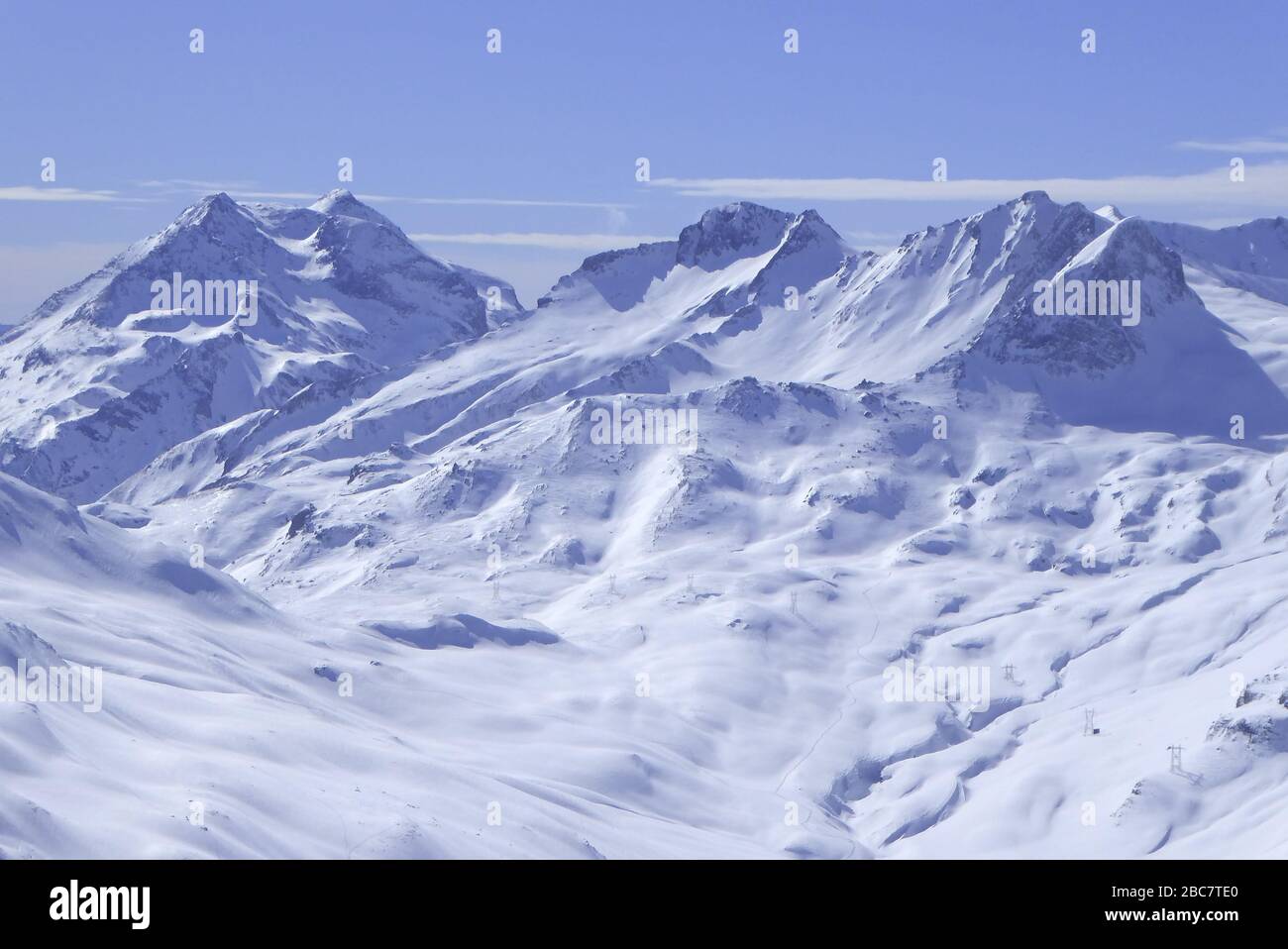 Bivio, Skitour Roccabella, Blick vom Gipfel auf Piz Duan, Piz Mäder, Piz Turba und Piz Forcellina. Stock Photo