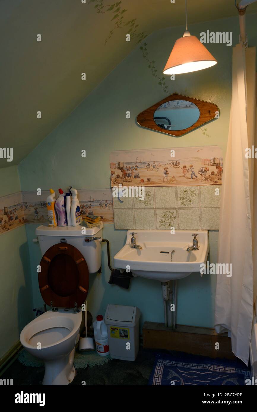 1970's British bathroom Stock Photo Alamy