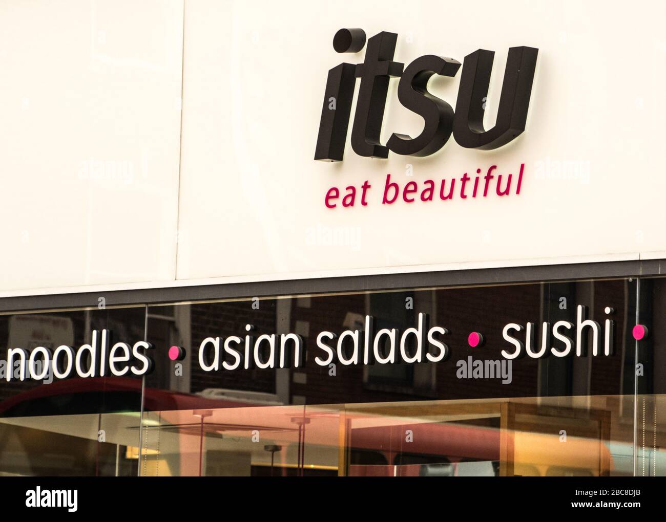 Itsu sushi hires stock photography and images Alamy