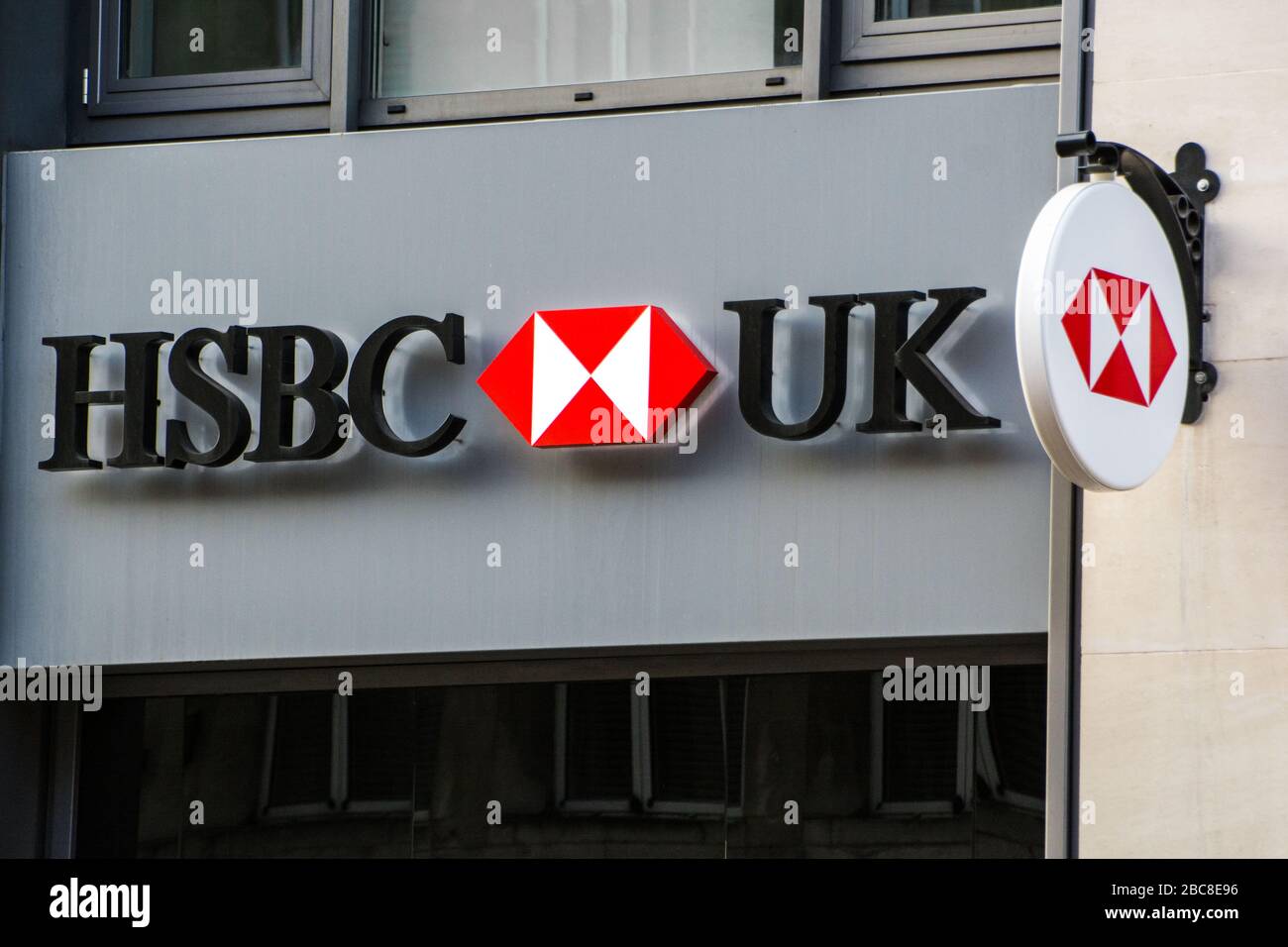 HSBC branch logo- British high street retail and commercial bank Stock Photo