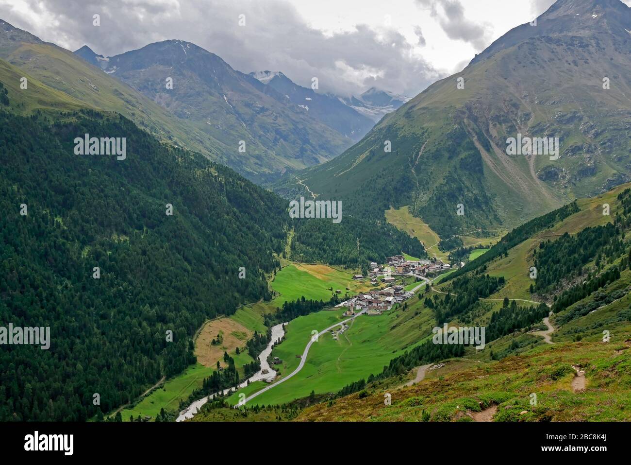 Long distance hiking trail E5 from Oberstdorf to Meran: Vent im Ötztal, Tirol, Austria Stock Photo