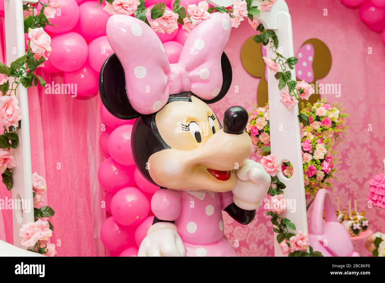 Page 2 Minnie Mouse Cartoon High Resolution Stock Photography And Images Alamy Page 2 Minnie Mouse Cartoon High Resolution Stock Photography And Images Alamy