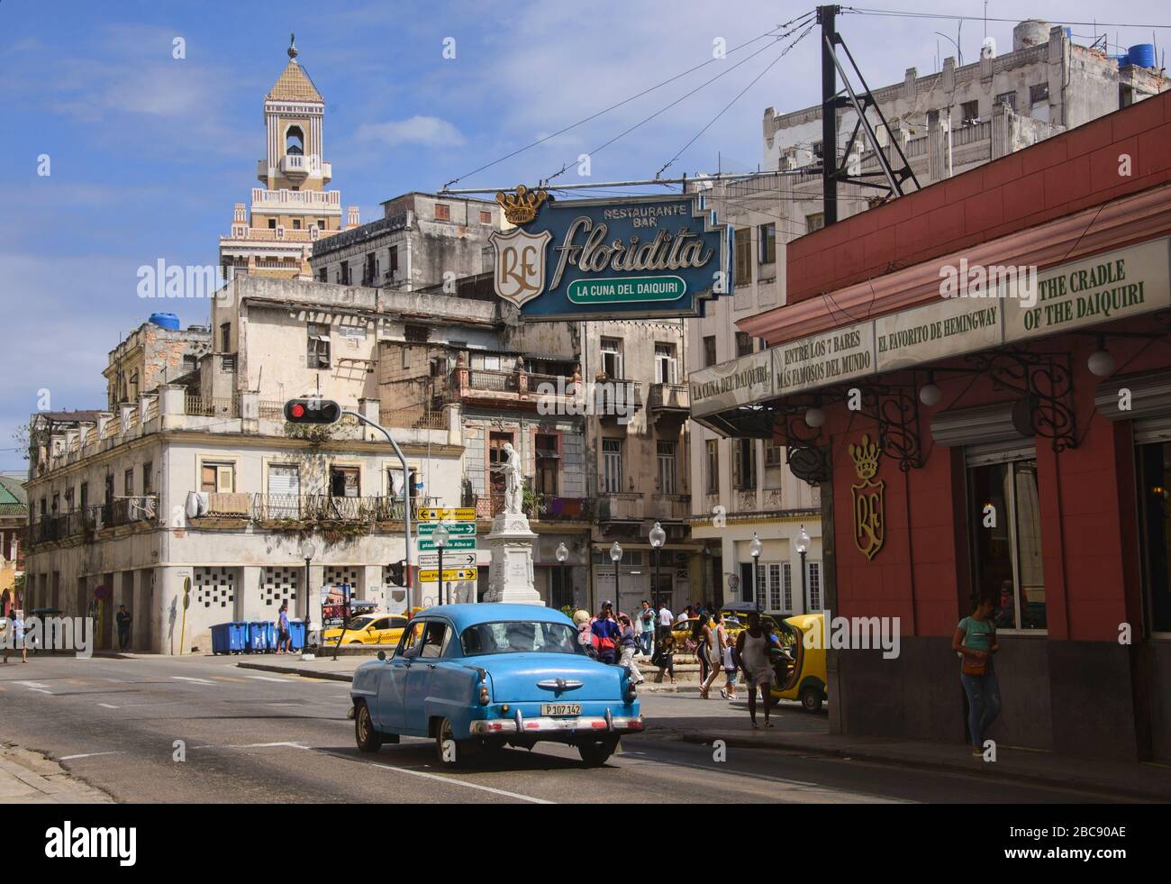 classic car in front of La Floridita, Hemingway's daiquiri bar, Havana,  Cuba Stock Photo - Alamy