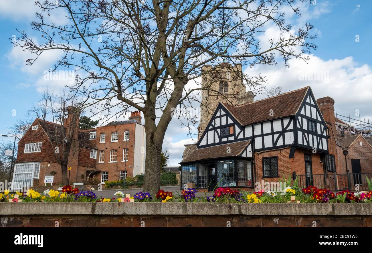 Pinner Parish Church in the High Street, Pinner, Middlesex UK, with ...