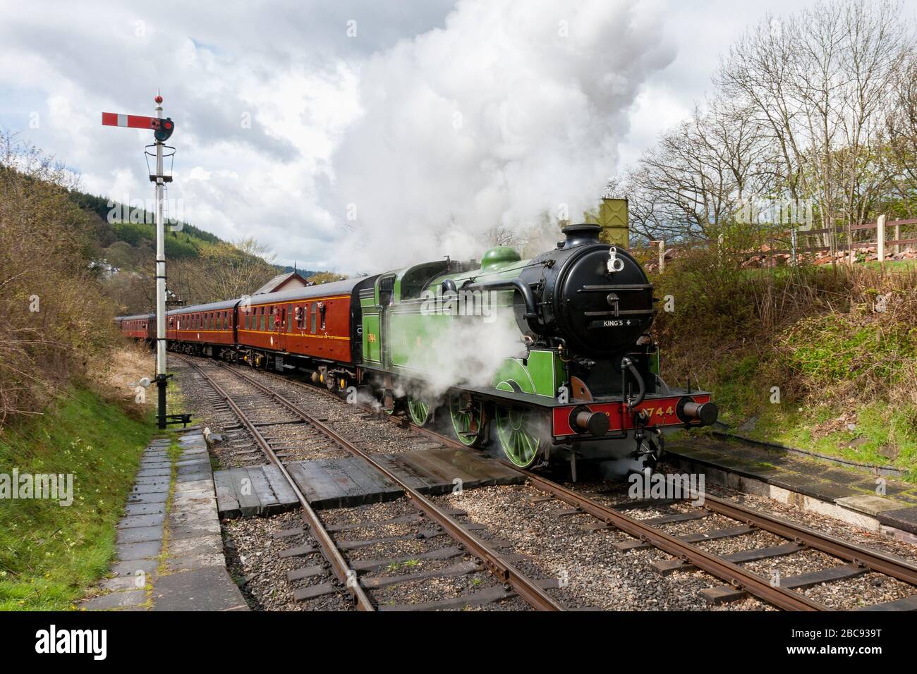 A steam train on the Llangollen railway Stock Photo Alamy