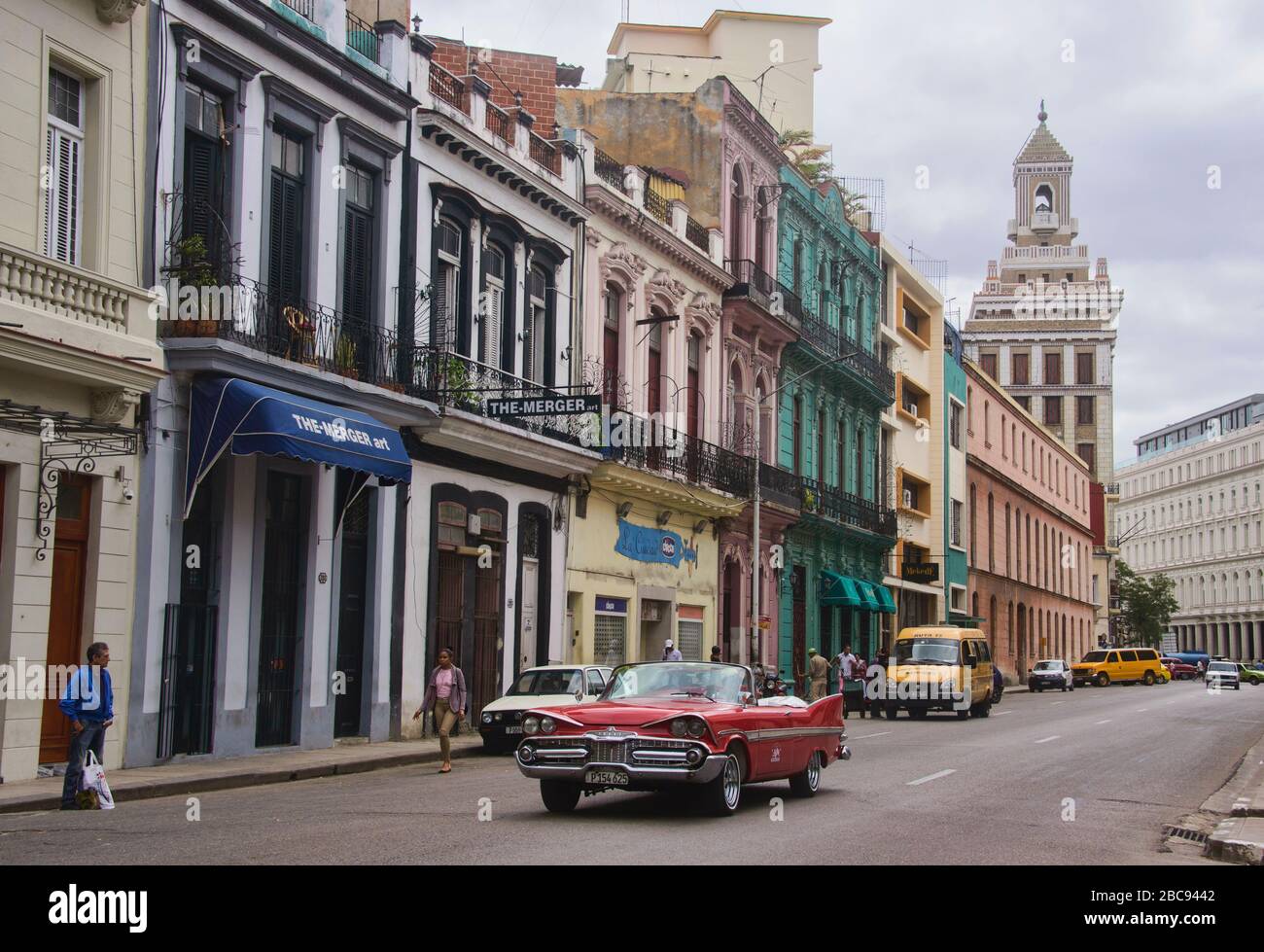 Classic cars and colonial architecture, Havana, Cuba Stock Photo