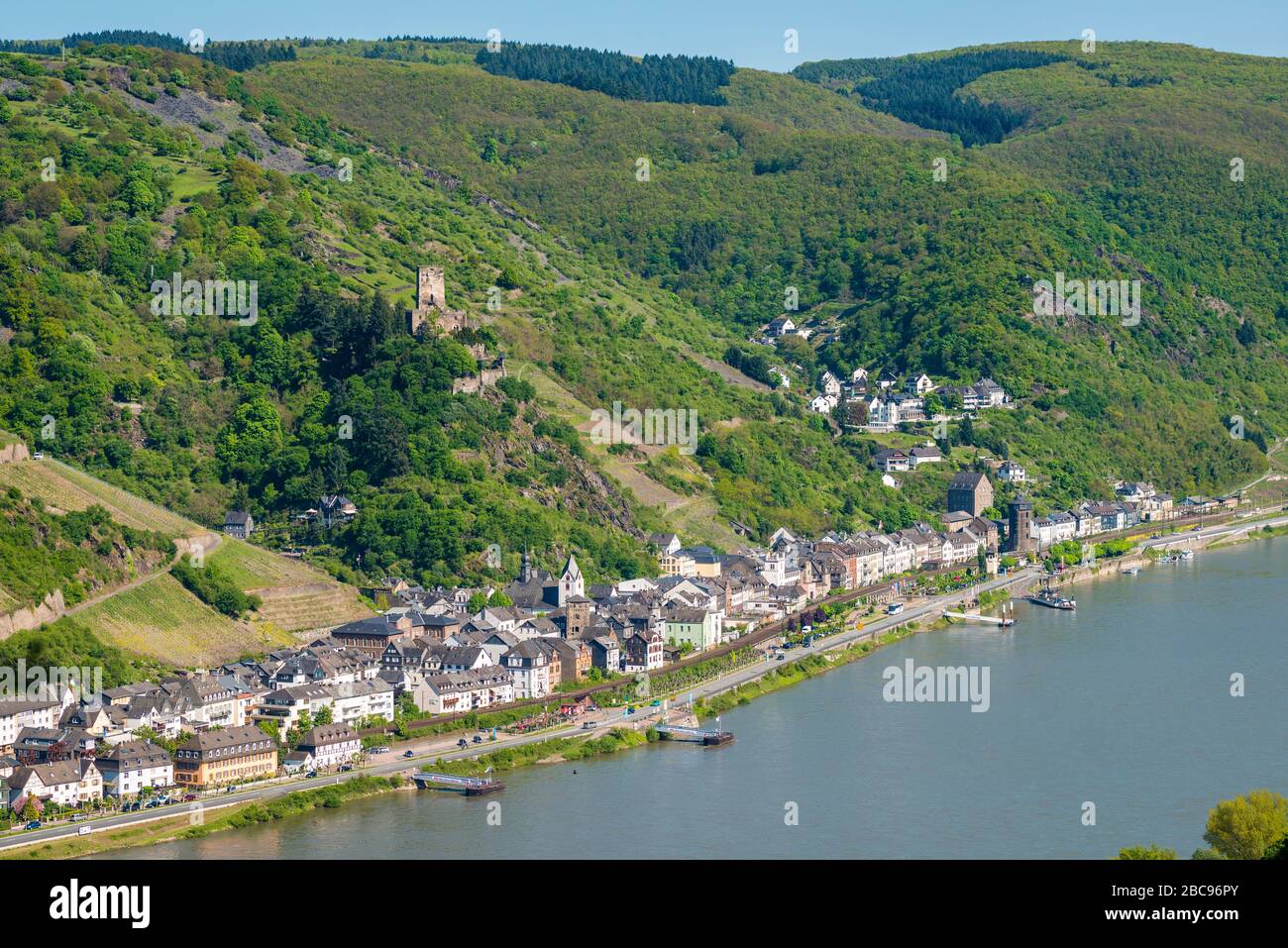 Middle Rhine Valley near Kaub, seen from the K89 viewpoint, you can see Kaub with the castles of Gutenfels and Pfalzgrafenstein, part of the 'Unesco W Stock Photo