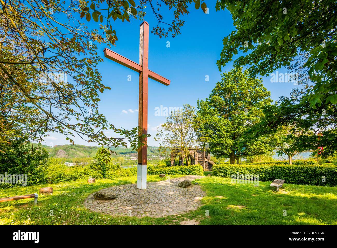 Peace Cross at the Königsstuhl near Rhens on the Middle Rhine, with the inscription: 'Peace be granted to the world', Unesco World Heritage Upper Midd Stock Photo