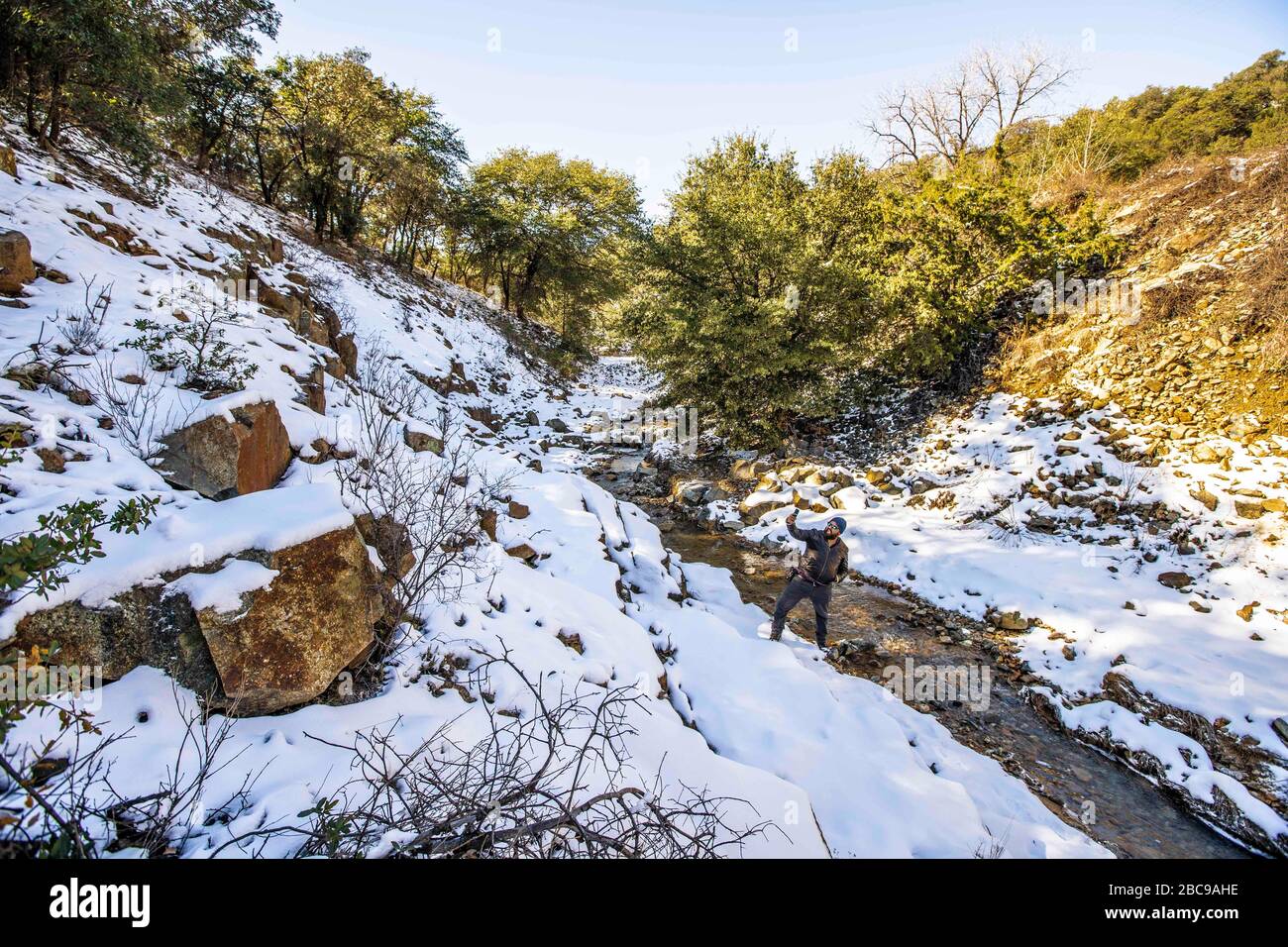 snow landscapes with clear sky. Winter in Cananea, Sonora, Mexico. Snow on the La Mariquita and Sierra Elenita mountains. 2020. (Photo by: GerardoLopez / NortePhoto.com).....  paisajes de la nieve con cielo despejado. Invierno en Cananea, Sonora, Mexico.  Nieve en la siera la Mariquita y sierra Elenita . 2020. (Photo by: GerardoLopez/NortePhoto.com ) Stock Photo