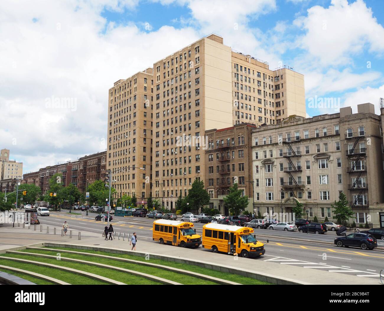 New york city school buses hi-res stock photography and images - Alamy