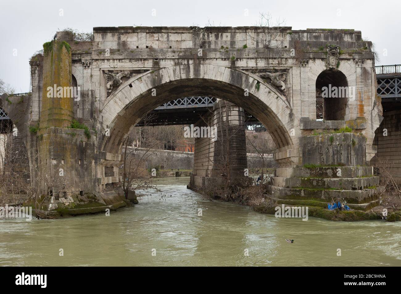 The Pons Aemilius (Ponte Emilio or Ponte Rotto). Oldest Roman stone bridge  in Rome, Italy. View from Tiber Island Stock Photo - Alamy