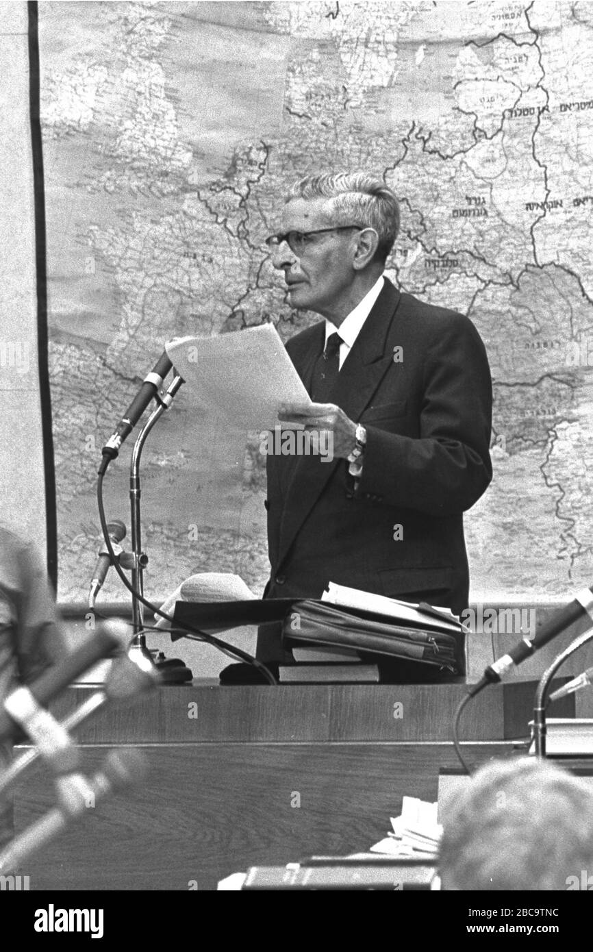 English Beno Cohen Testifying At Eichmann S Trial E O I I E O I O E I O E I O I U U O I E U C O E O O O U U 25 April 1961 This Is Available From National Photo English Beno Cohen Testifying At Eichmann S Trial E O I I E O I O E I O E I O I U U O I E U C O E O O O U U 25 April 1961 This Is Available From National Photo