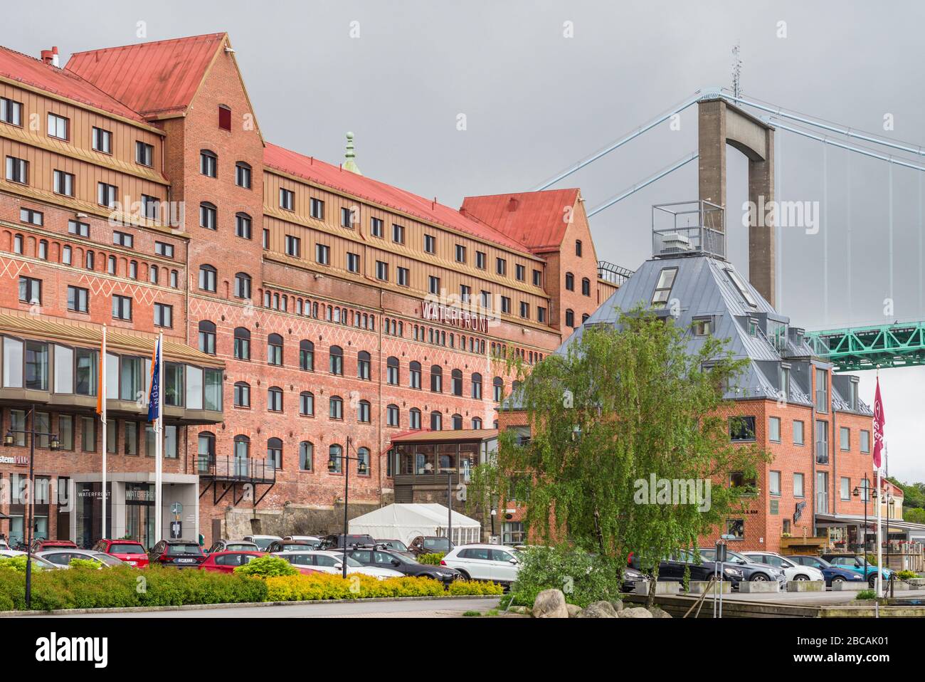 Sweden, Vastragotland and Bohuslan, Gothenburg, Klippan District, Waterfront Hotel and Alvsborgsbron bridge Stock Photo