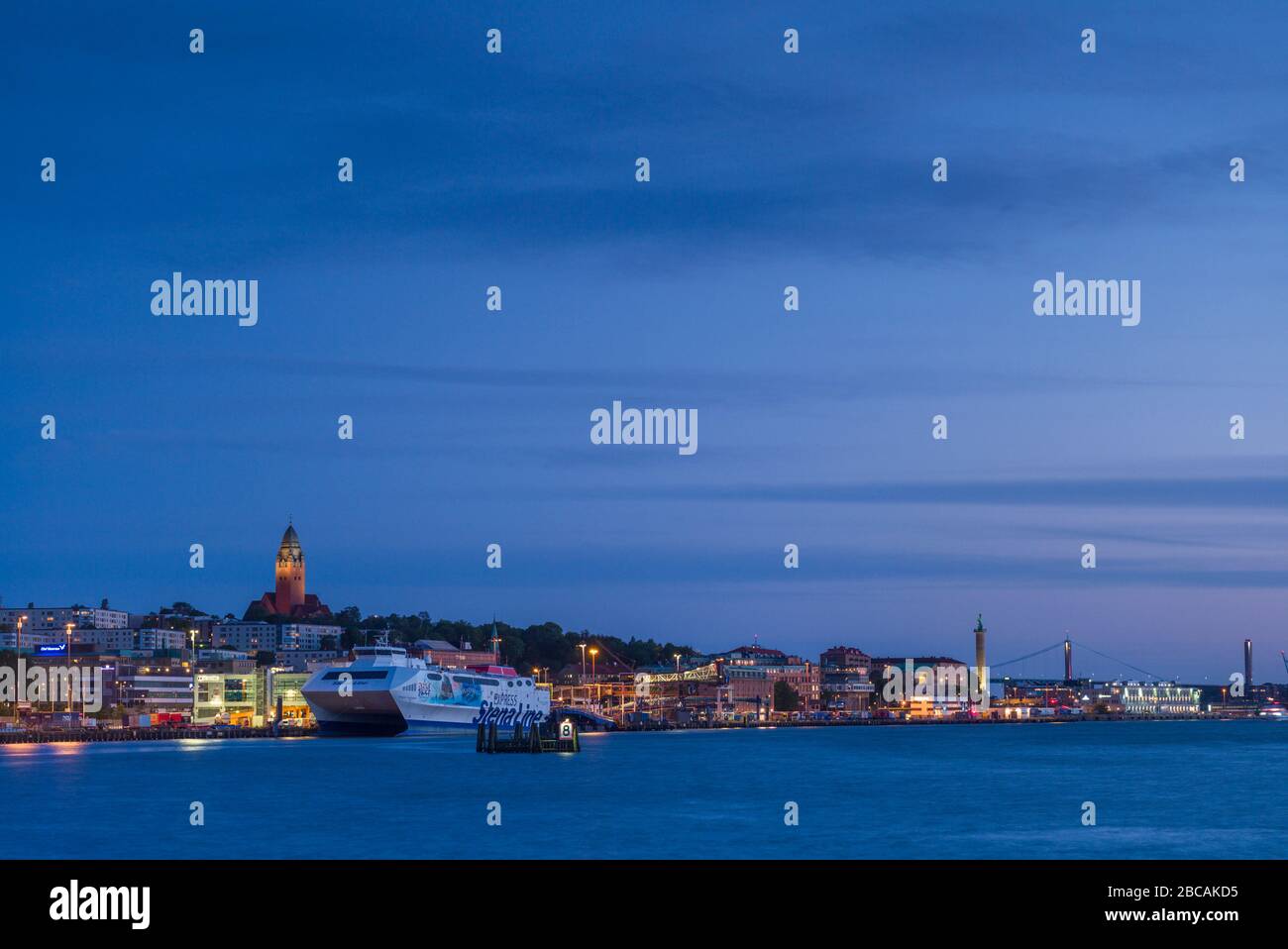 Sweden, Vastragotland and Bohuslan, Gothenburg, harbor and Masthuggs ...