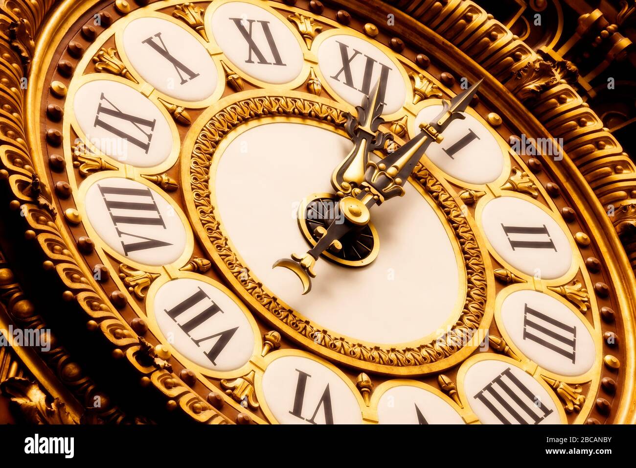 Vintage clock face hands ornate hi-res stock photography and images - Alamy