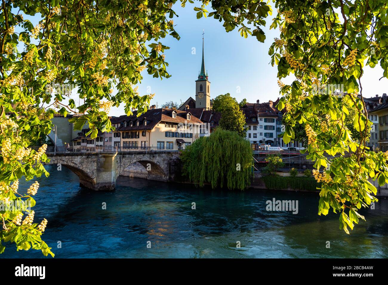 Aare, Nydeggbrücke and Nydeggkirche in the old town of Bern. Stock Photo