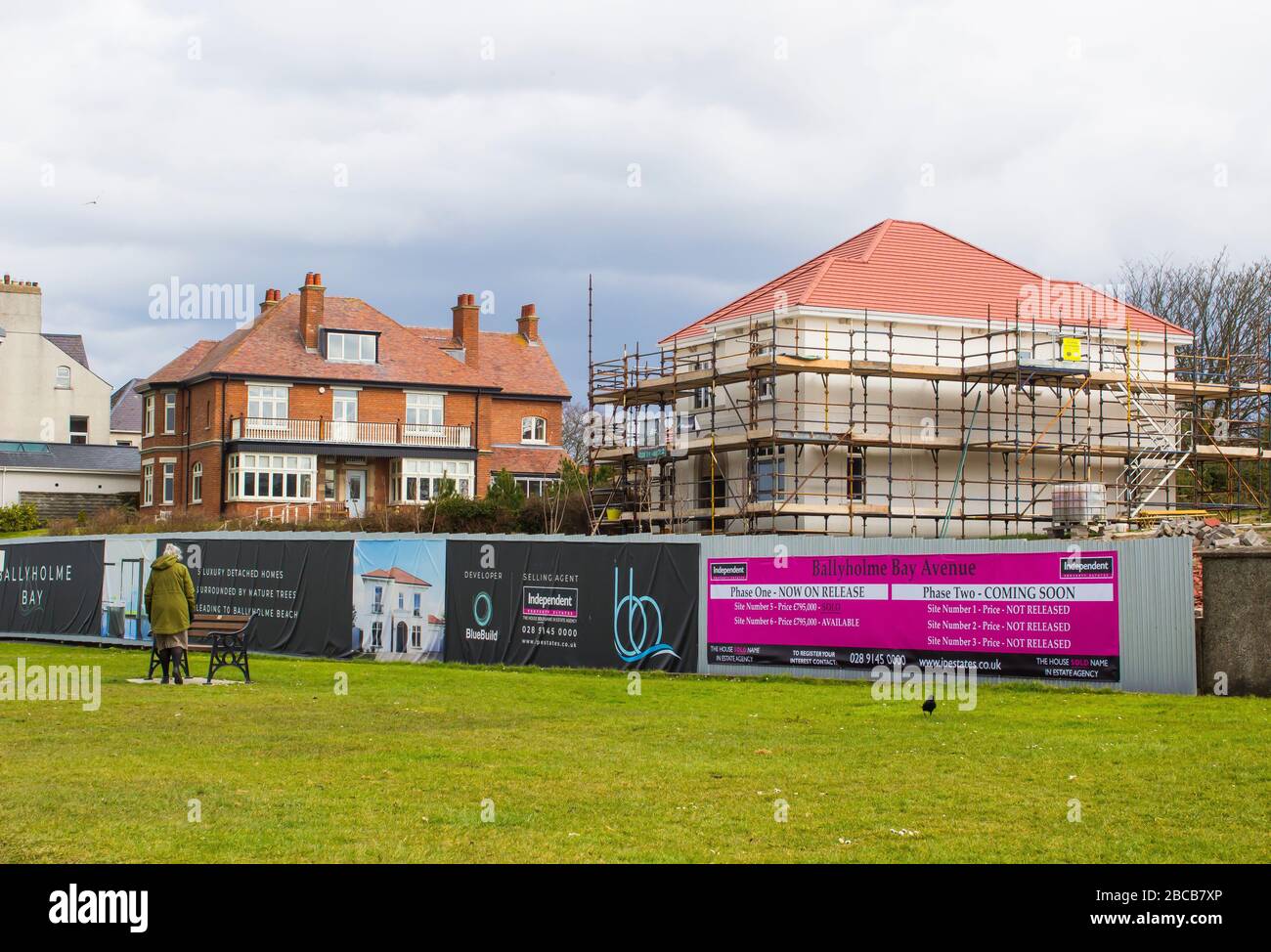 19 March 2020 A building property development sign with new houses erected by Independent Property Estates and advertising luxury properties for sale Stock Photo