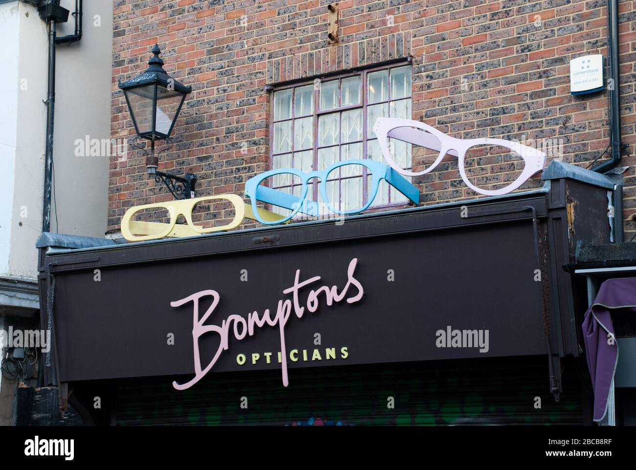 Bromptons Opticians, 32 Gardner Street, Brighton BN1 1UN Stock Photo