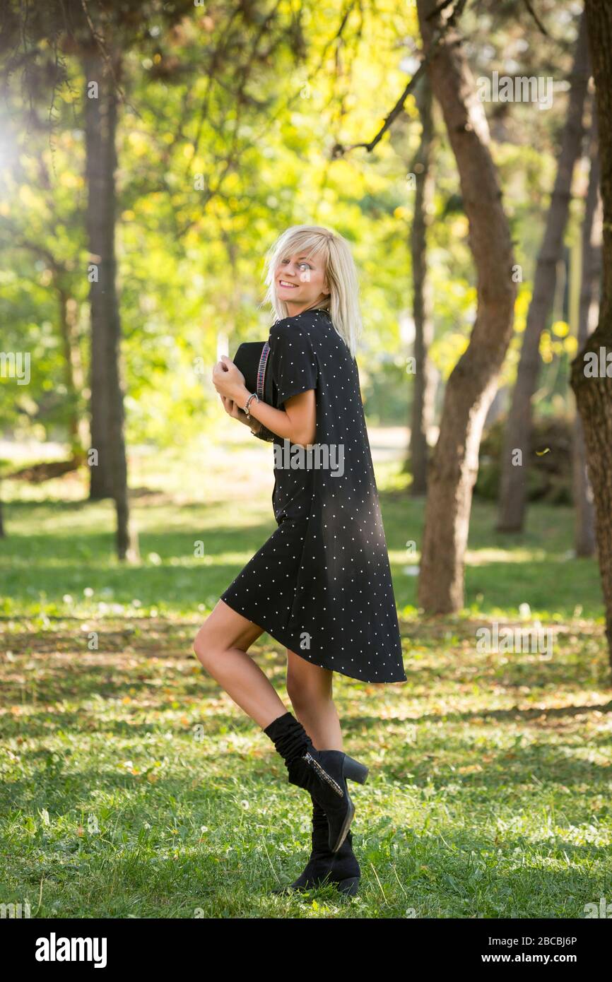 Girl Smiling Garden Summer Dress Pose Hi Res Stock Photography And Images Alamy