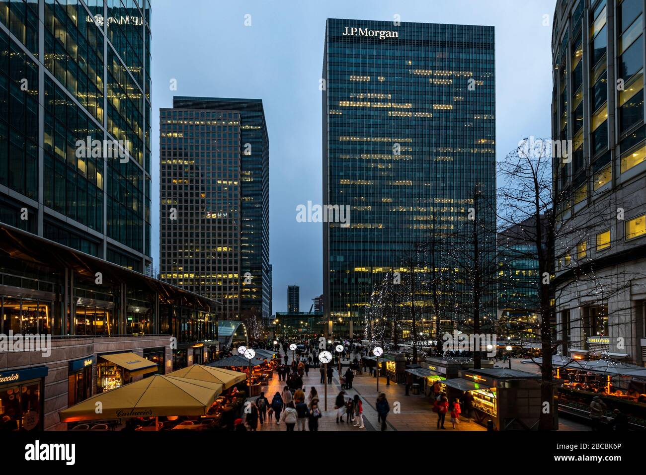 Early evening at Jubilee Plaza. Canary Wharf, London England Stock Photo