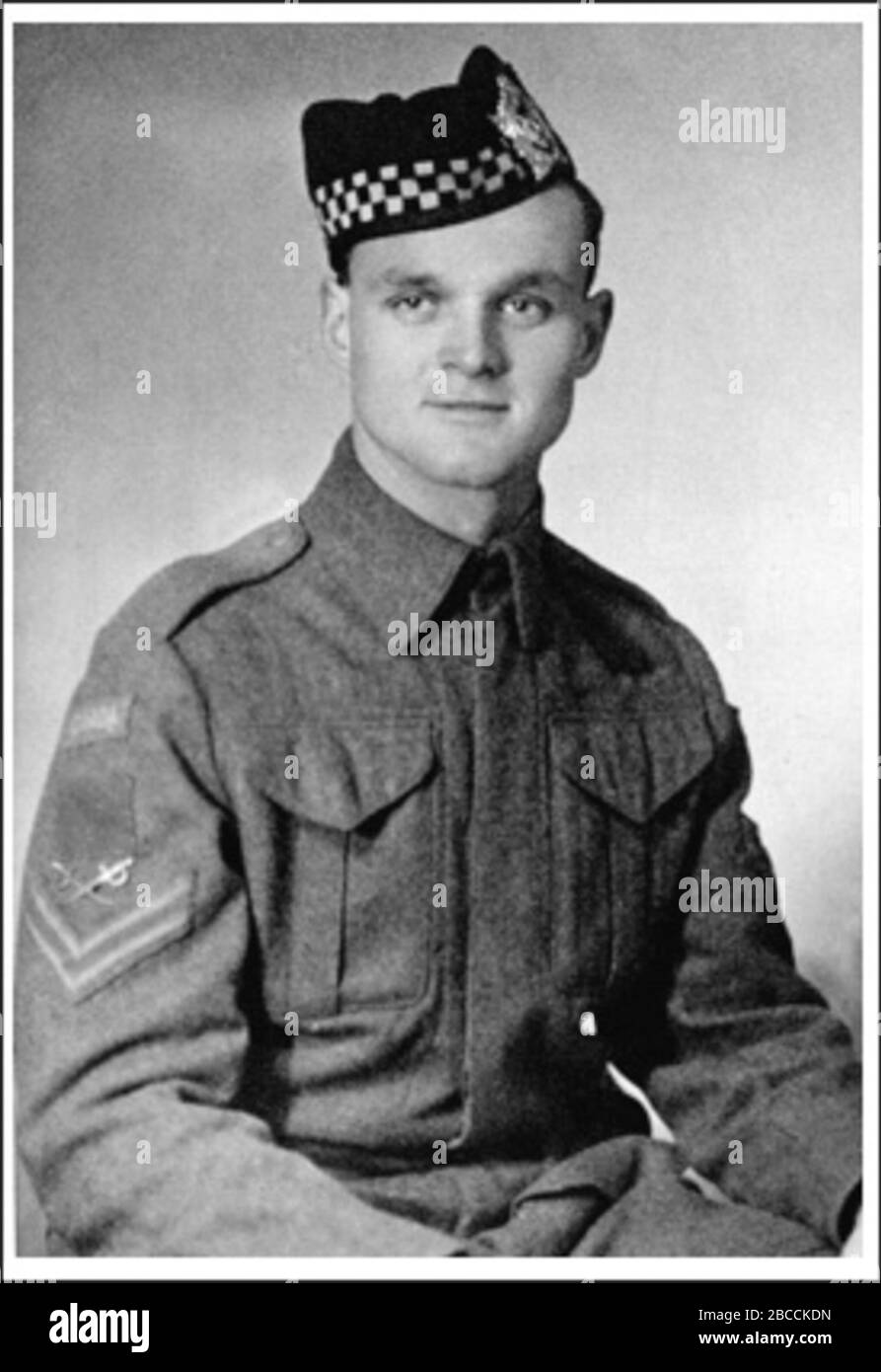 'English: Aubrey Cosens VC Français : Aubrey Cosens VC; Unknown dateUnknown date but before his death in 1945; http://www.cmp-cpm.forces.gc.ca/dhh-dhp/gal/vcg-gcv/bio/cosens-a-eng.asp; Canadian Government; ' Stock Photo