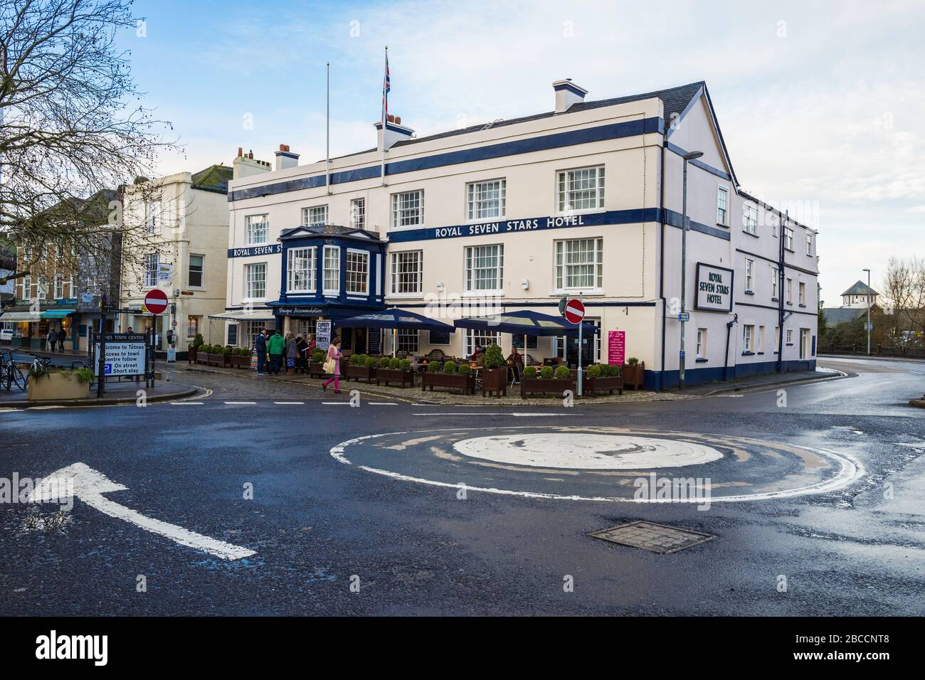 The Royal Seven Stars (c1660) is a historic former coaching inn near the River Dart in Totnes, Devon, UK. Stock Photo