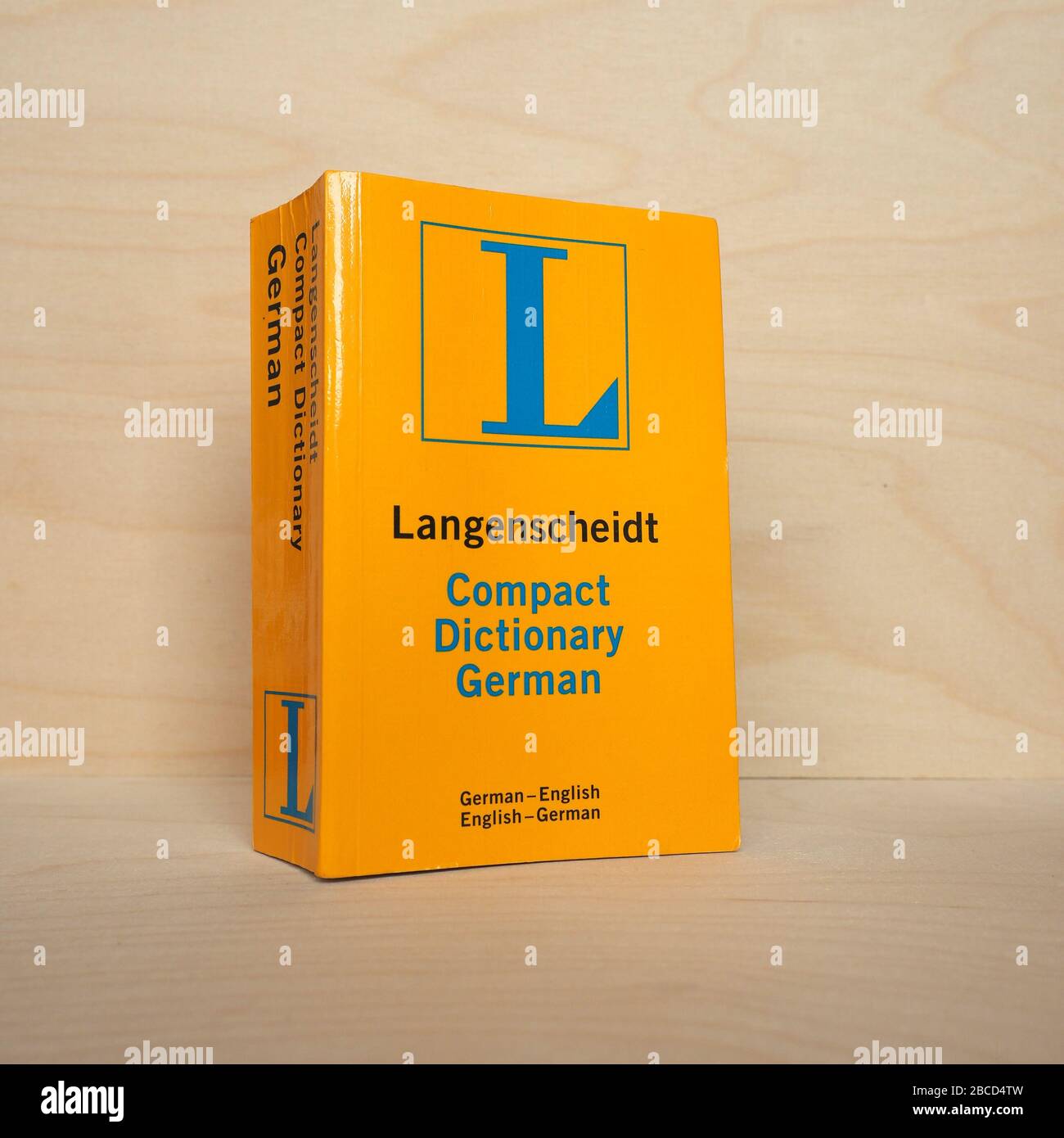 German dictionary english hi-res stock photography and images - Alamy