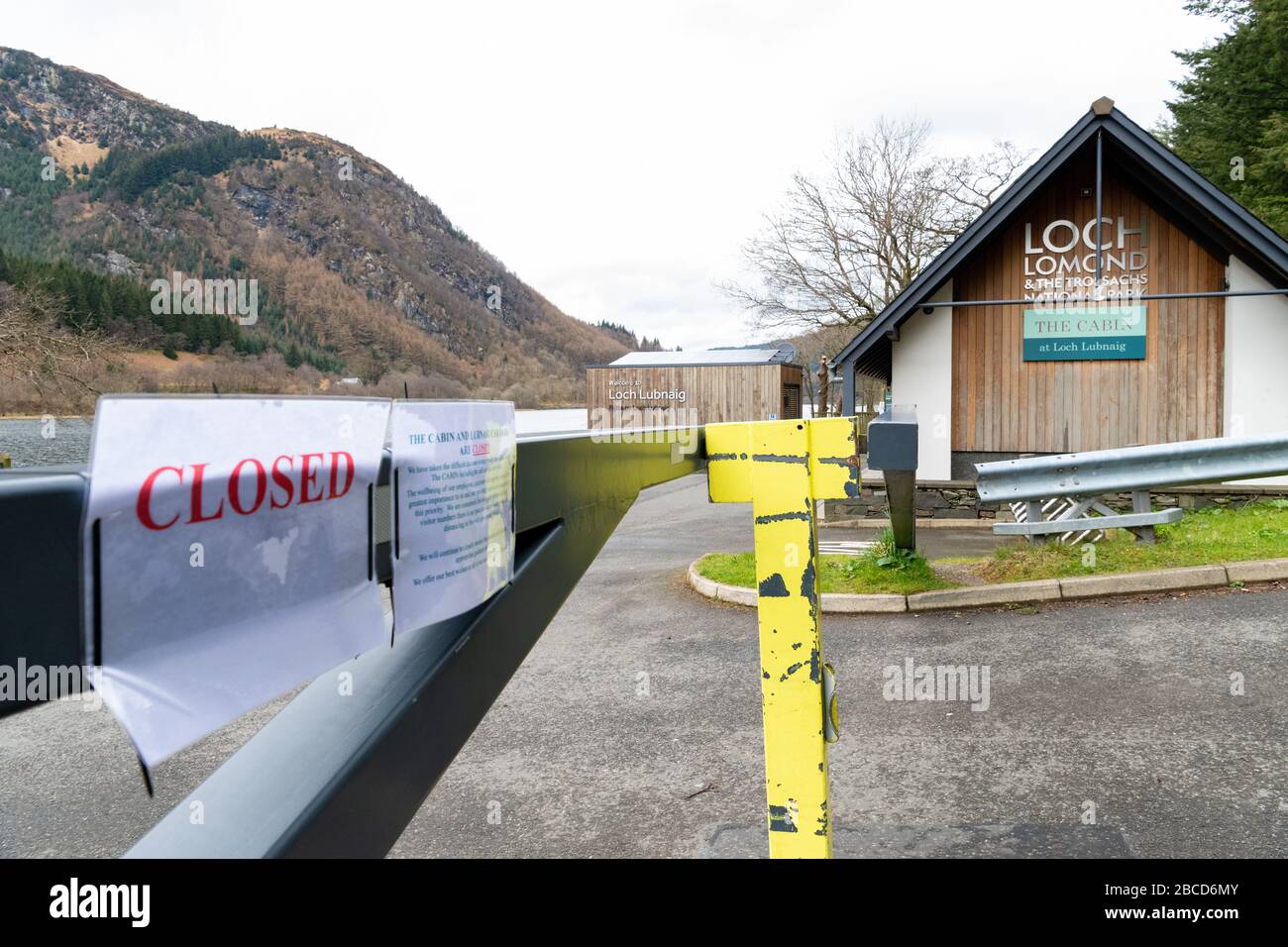 Loch Lubnaig, Loch Lomond and the Trossachs National Park, Stirlingshire, Scotland, UK. 4th Apr, 2020. With all visitor facilities and buildings closed until further notice people are asked not to visit the Loch Lomond and the Trossachs National Park. Pictured Loch Lubnaig closed facilities including car park Credit: Kay Roxby/Alamy Live News Stock Photo