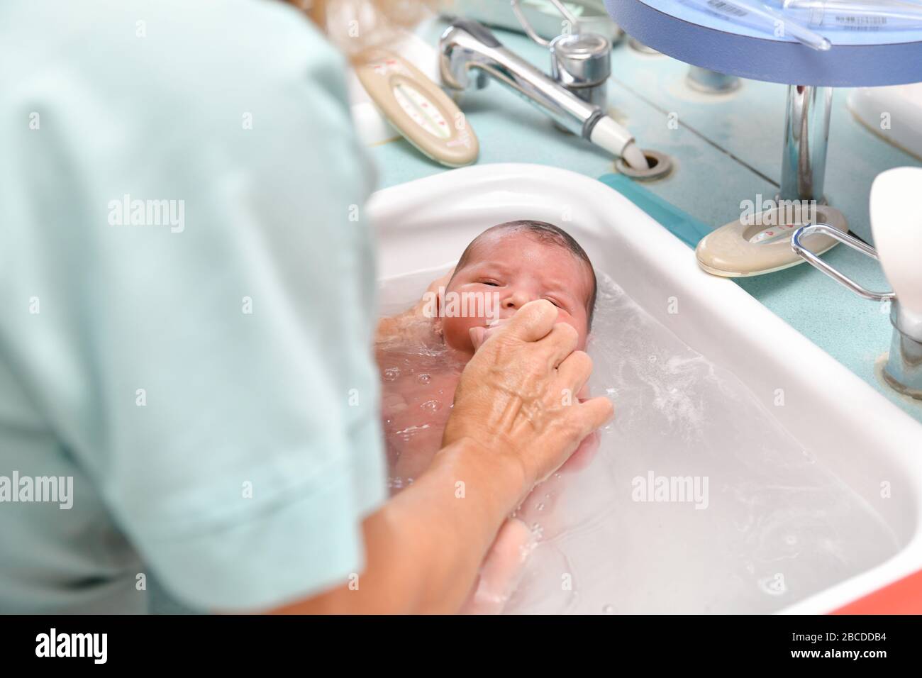 Nurse bath hires stock photography and images Alamy