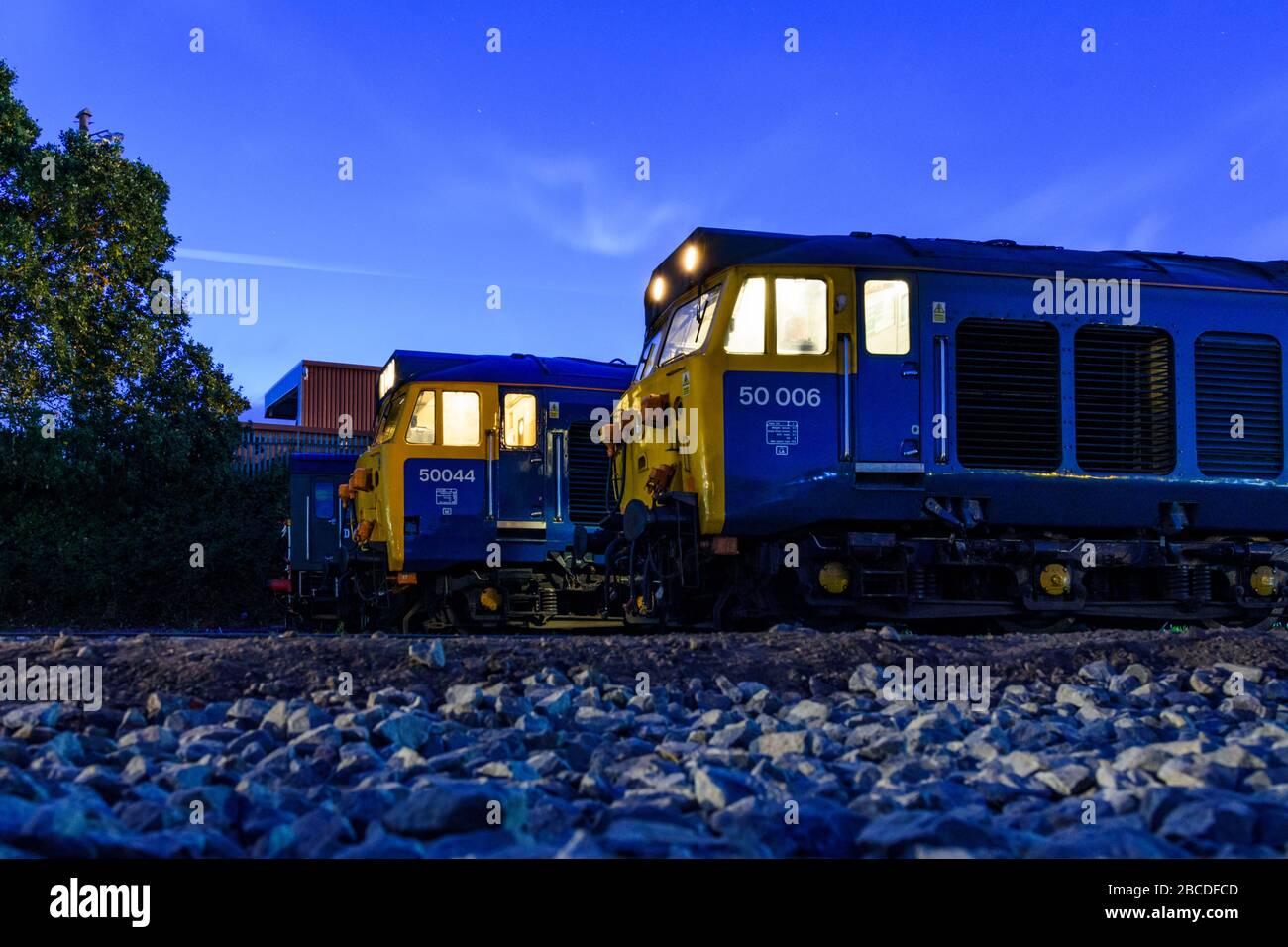 A night view of 2 Class 50 locos side by side on Kidderminster depot Stock Photo