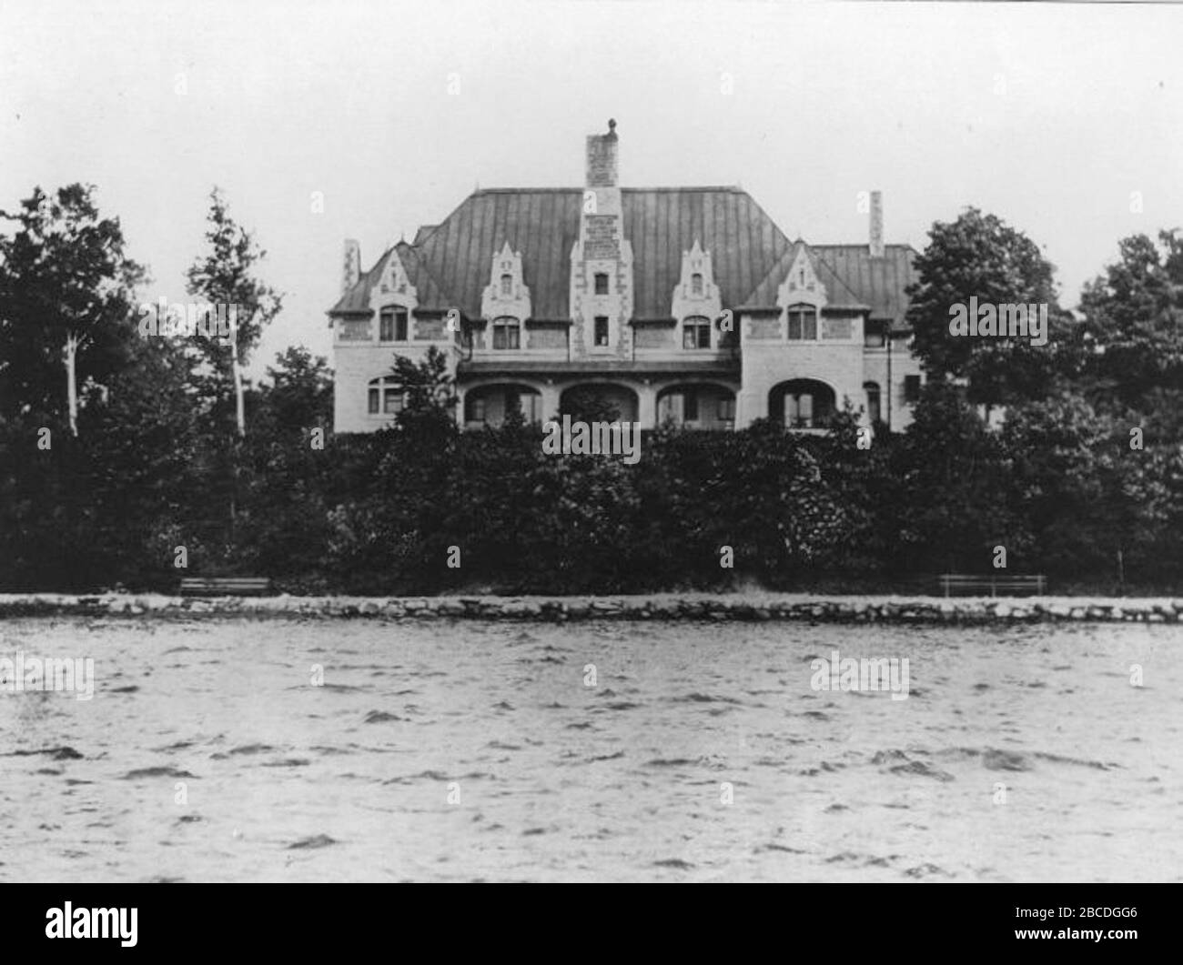 Francais Impression Residence De Richard B Angus Sainte Anne De Bellevue Qc Vers 10 Anonyme Anonymous Vers 10 19e Siecle Encre Sur Papier 12 X 17 Cm Mp 0000 2345 3 Musee Mccord English Print