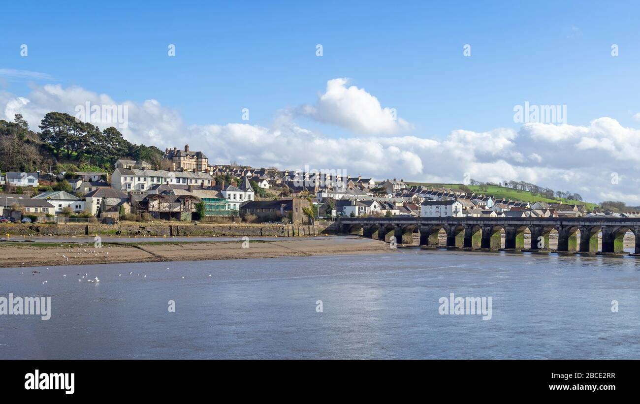BIDEFORD, NORTH DEVON, ENGLAND, UK - MARCH 11 2020: View of Bideford Long Bridge, facing East the Water. Bideford is a small, historic harbour town. Stock Photo
