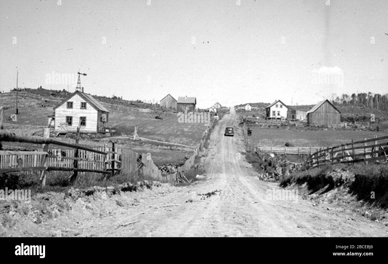 Francais Chemin De Colonisation A Saint Bernard Des Lacs Mont Albert 1941 Facebook Com Donat C Noiseux Stock Photo Alamy