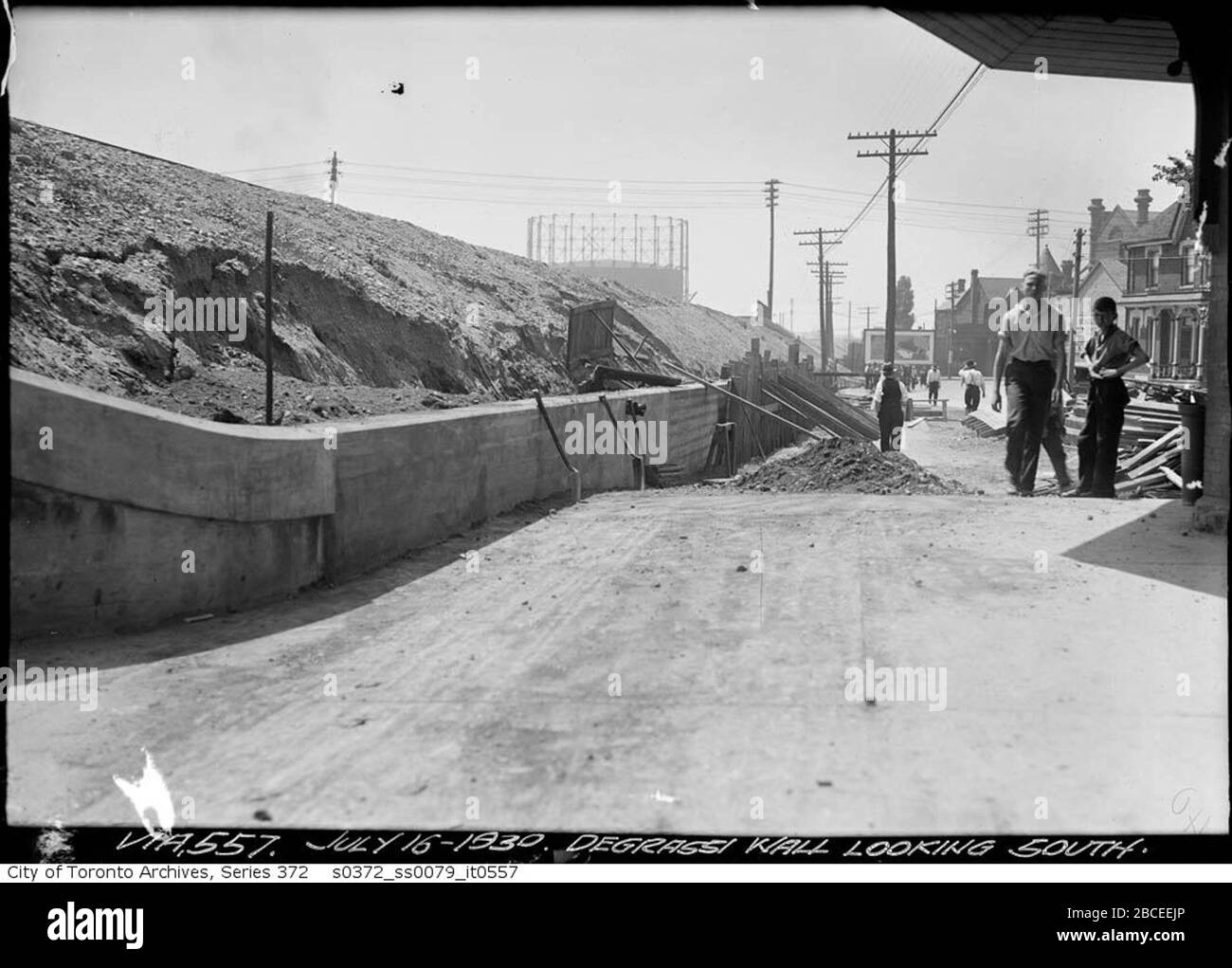 English Degrassi Wall Looking South From Riverdale Railway Station 16 July 1930 This Image Is Available From The City Of Toronto Archives Listed Under The Archival Citation Fonds 0 Series 372 Subseries