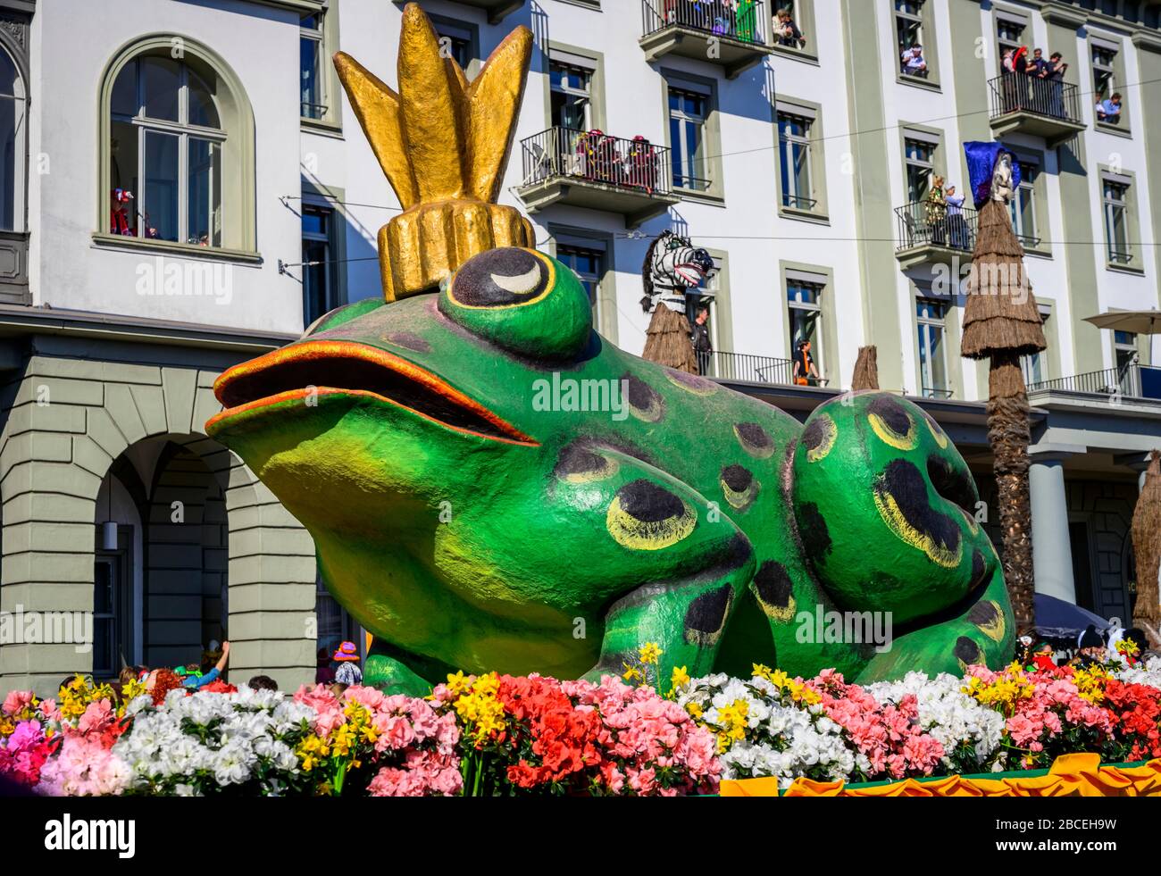 Wey Frog, frog figure, big carnival procession of the Wey Guild on Carnival Monday, Guedismaentig, Lucerne carnival, Lucerne, Switzerland Stock Photo
