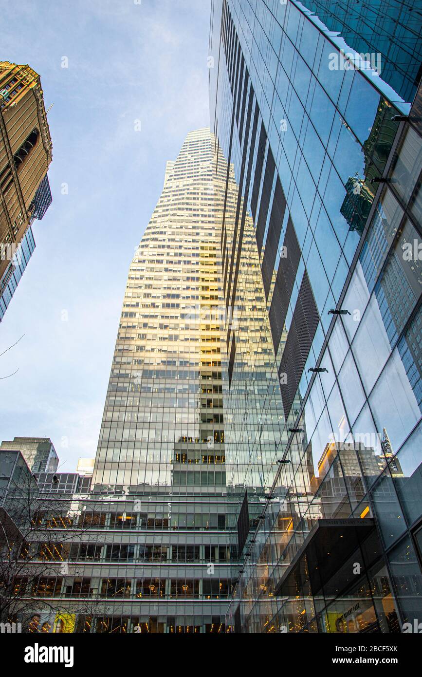 Glass building in New York Stock Photo Alamy