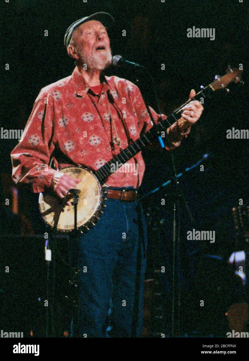 Clearwater Benefit Concert Celebrating Pete Seeger's 90th Birthday at Madison Square Garden , New York 05-03-2009 Photo by Michael Brito PETE SEEGER Stock Photo