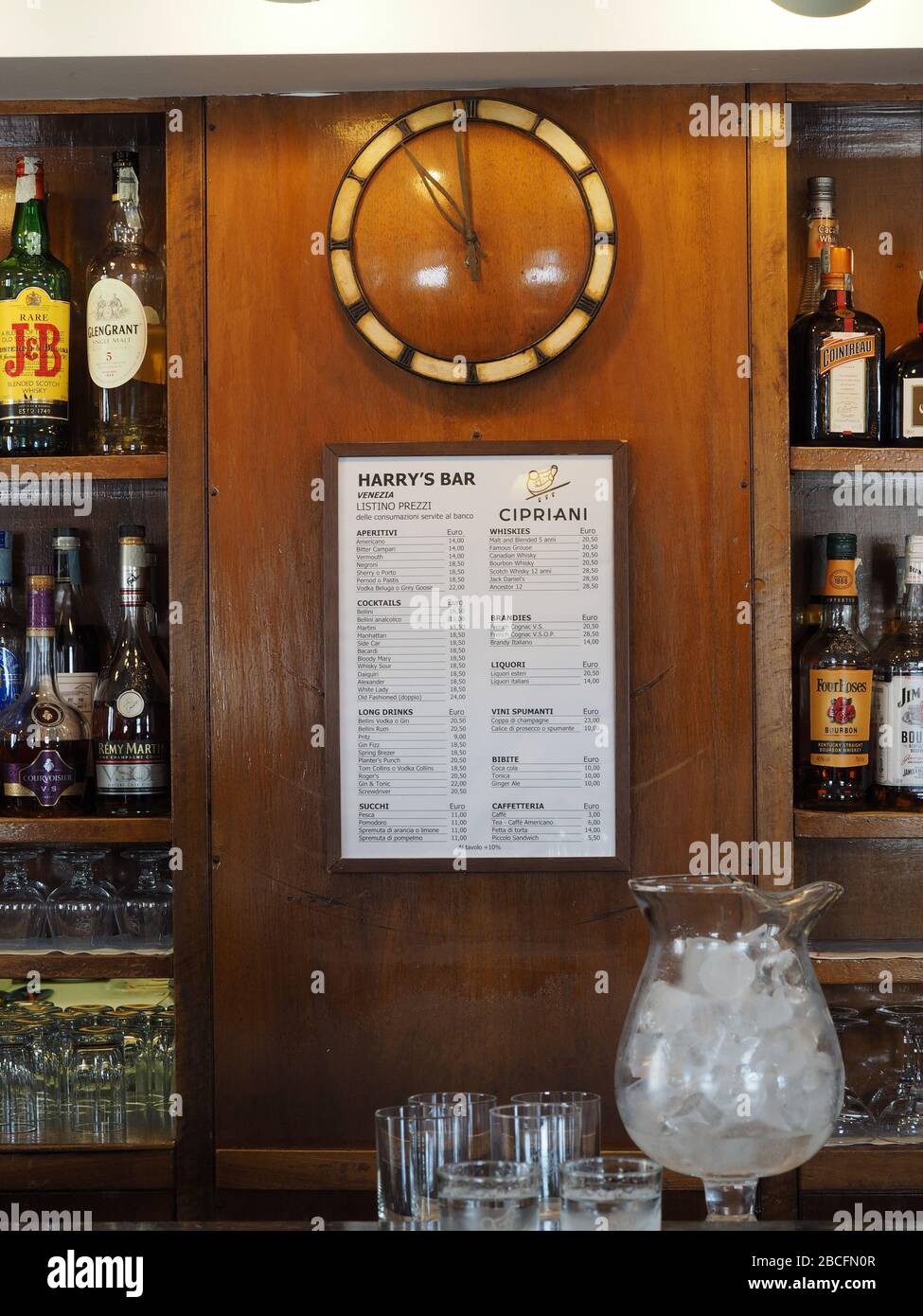 Harry’s bar venice hi-res stock photography and images - Alamy