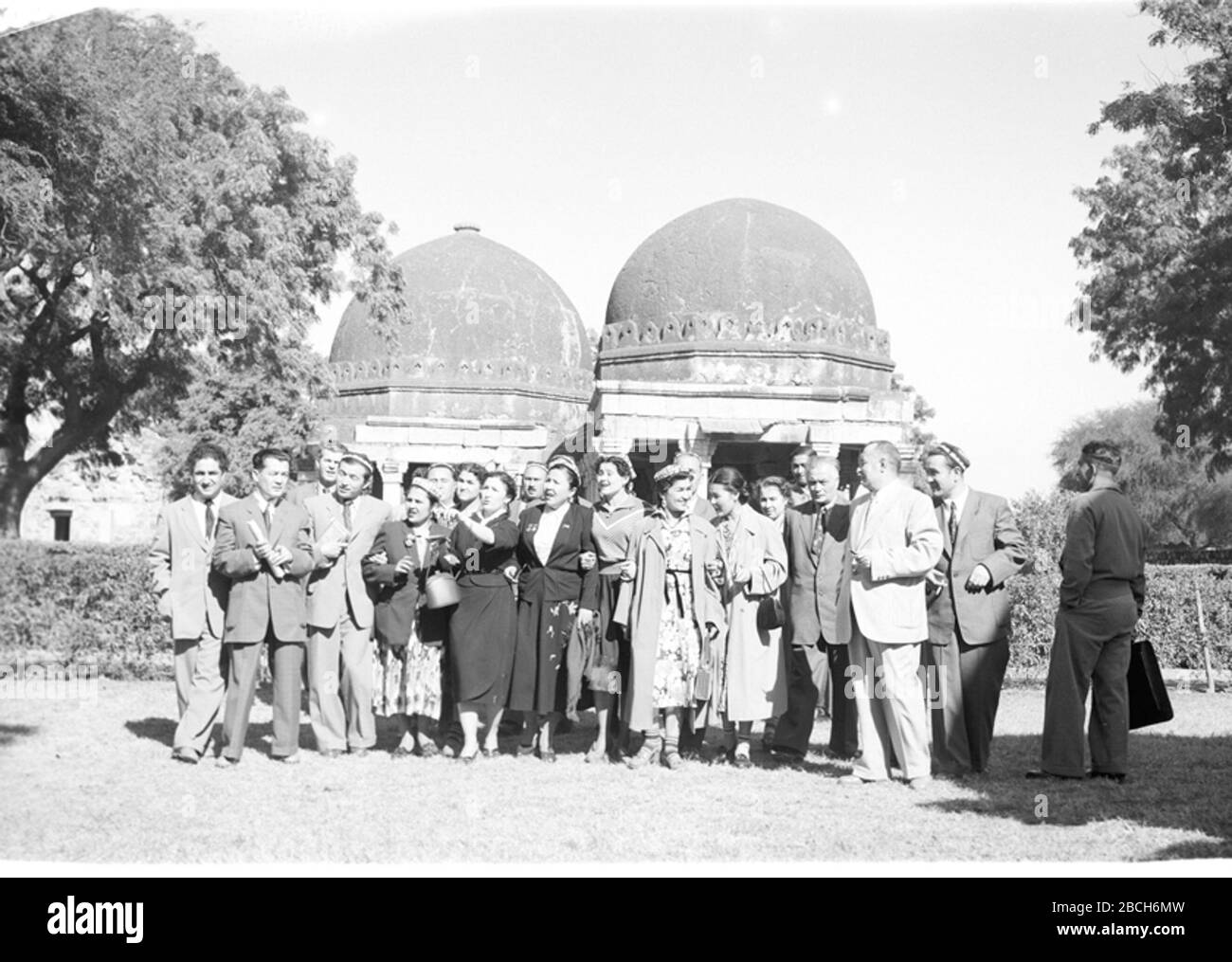 'English: Theosophical Society Banaras/October,1955,A32a Dr. Annie Besant.; 21 October 2003, 22:53:15; http://photodivision.gov.in/IntroPhotodetails.asp?thisPage=1482; Photo Division, Ministry of Information & Broadcasting, Government of India; ' Stock Photo