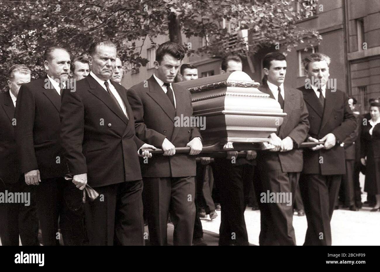 Slovenščina: Pogreb Đura Salaja na zagrebškem Mirogoju. Na sliki Josip Broz  Tito, Ivan Gošnjak, Miha Marinko,