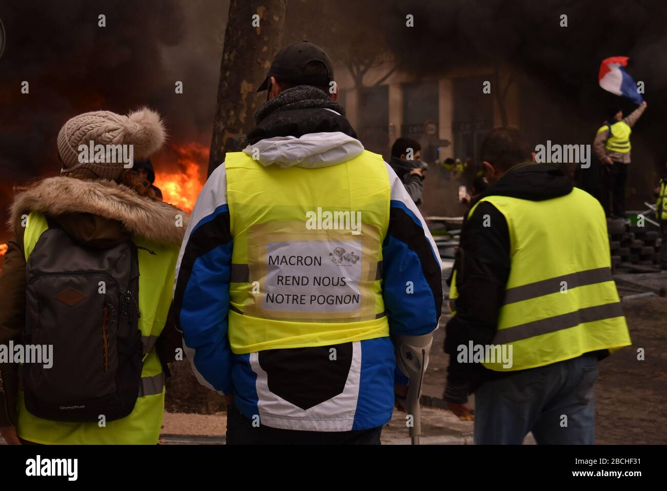 Yellow jacket protester hi-res stock photography and images - Alamy