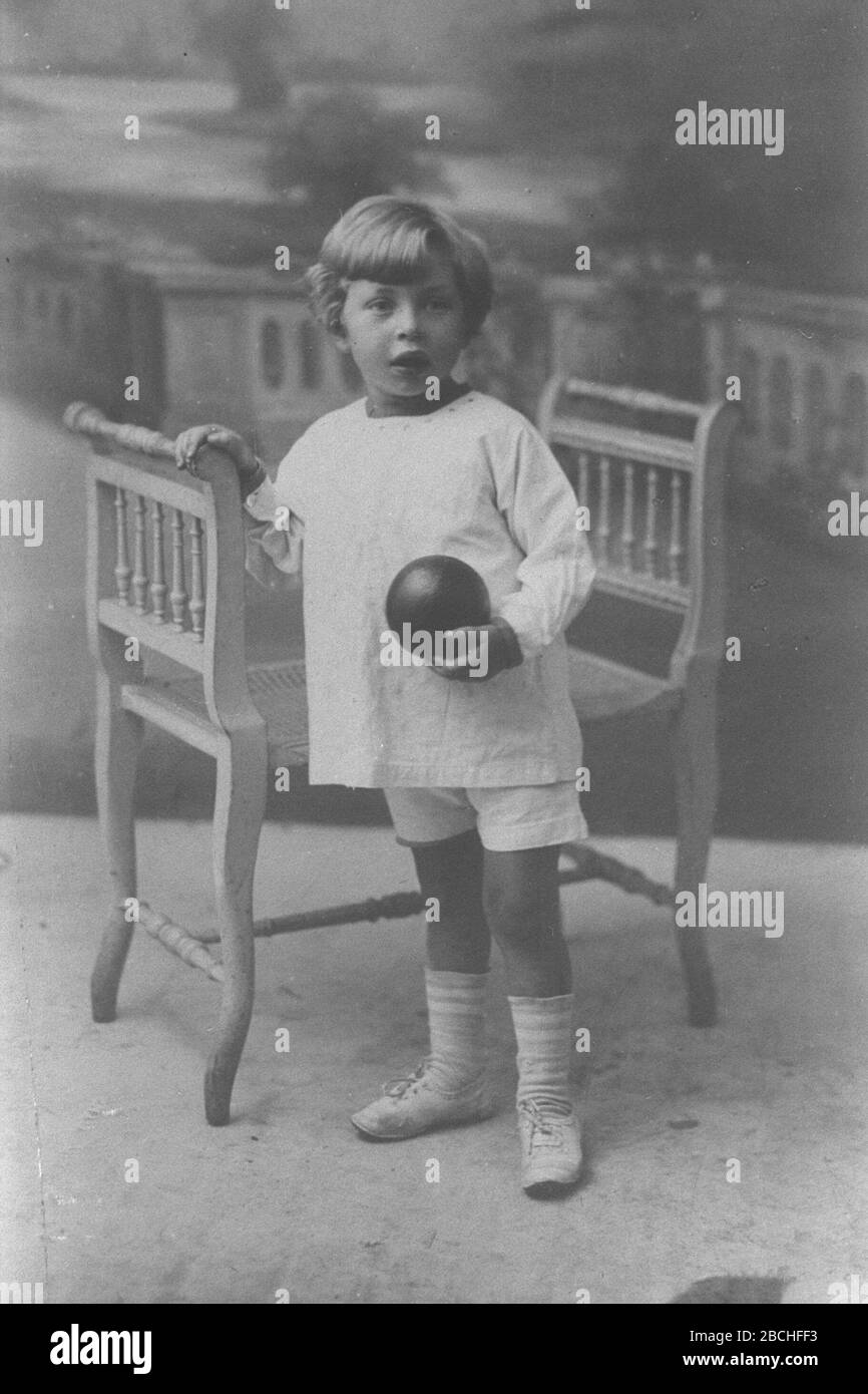 English Four Year Old Chaim Herzog In Paris O O O U I I I E U I 4 E O N 15 August 1930 This Is Available From National Photo Collection Of Israel Photography Dept Goverment Press Office Link Under