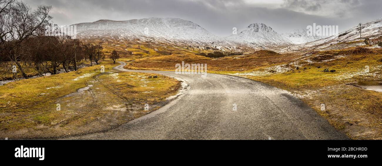 Typical Scottish panorama view, road in the mountains, Highlands ...