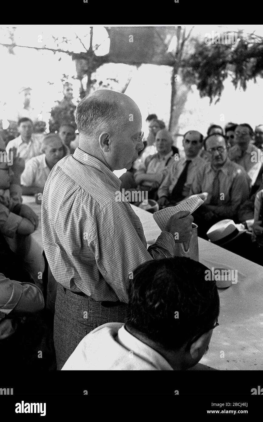 English Hebrew Poet David Shimoni Speaking During The 4th Hebrew Writers Conference At Kibbutz Ma Ale Hahamisha I O O I I 4 U I O U E O O U E Ss O E I U U I I O U O C I E O U I U